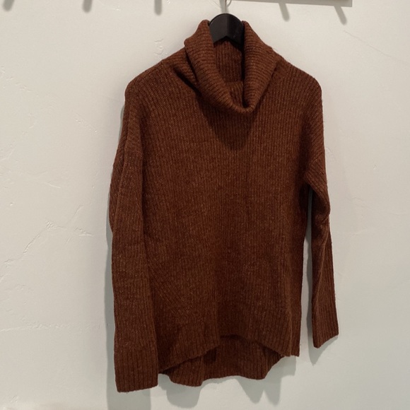 Old Navy Rust Knit Turtle Neck Sweater - Picture 2 of 7